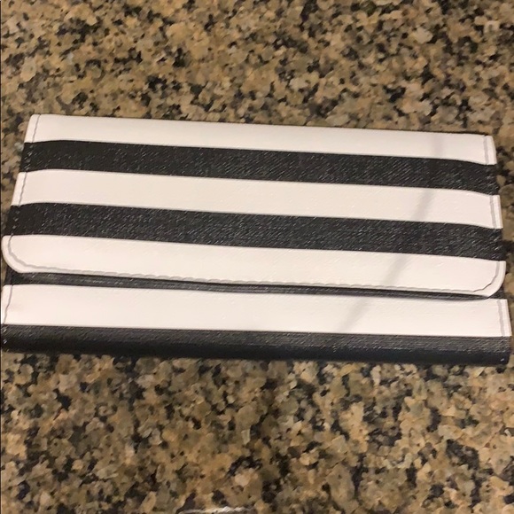 Kut from the kloth slim wallet - Picture 1 of 2